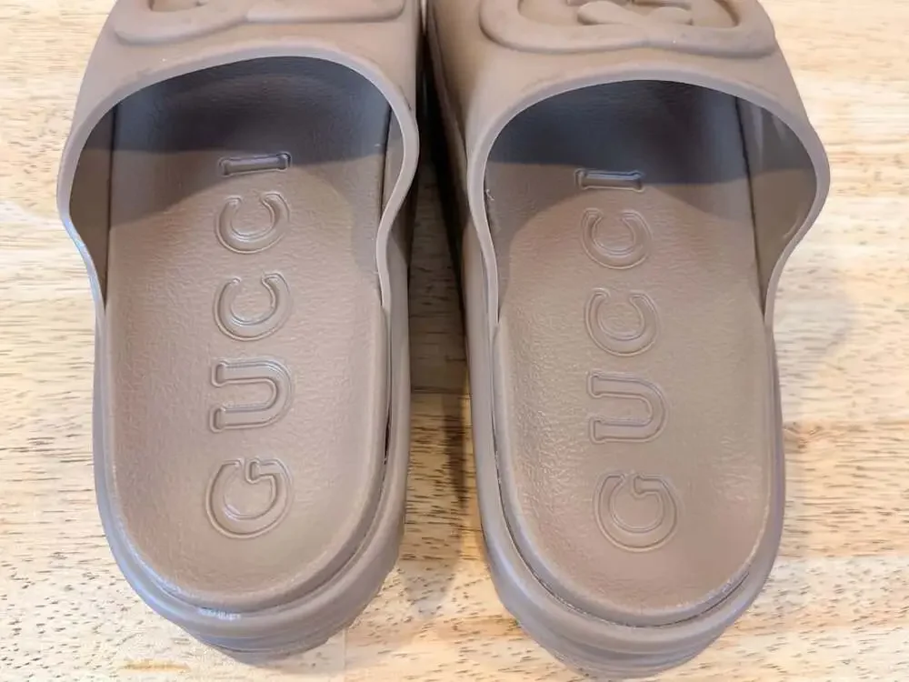 Gucci Interlocking G Logo Rubber Slides - Vintage Camel Size 8.5-9